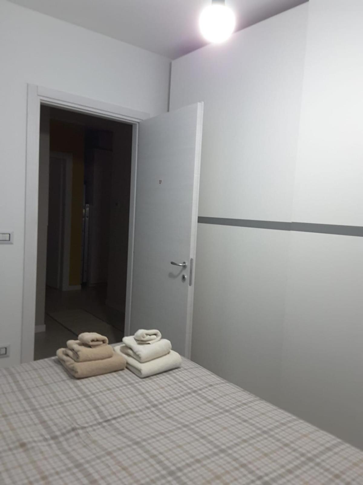 Lucrece Holiday Apartment Turin Bagian luar foto